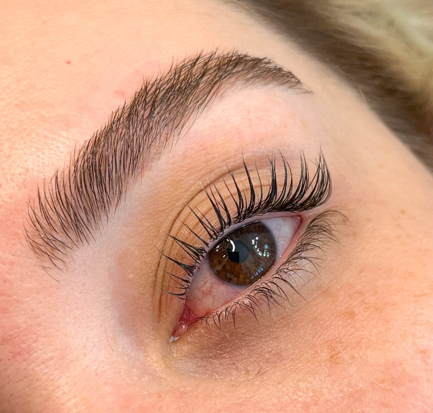 Lash Lifting